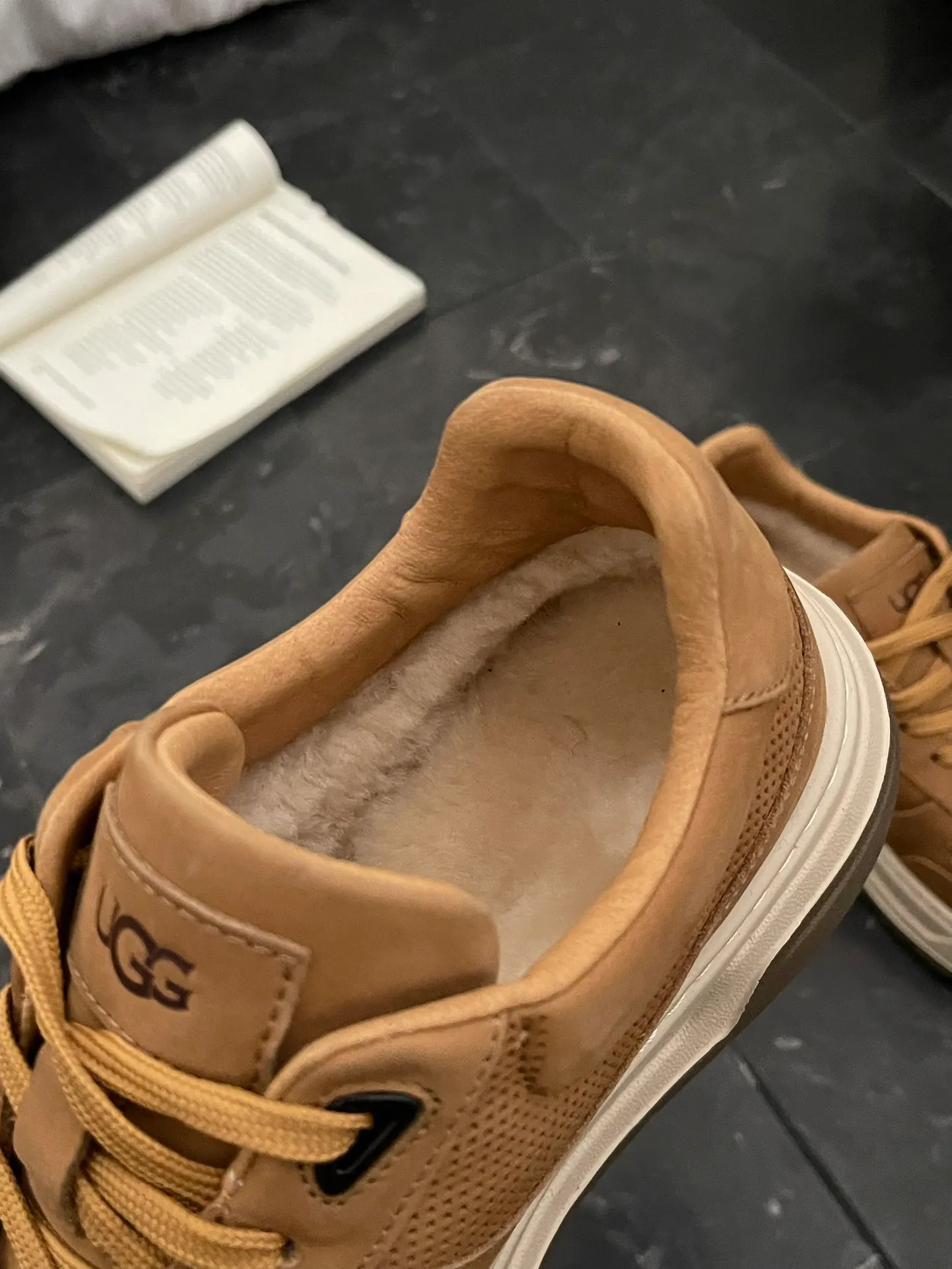 Men's men's shoes 💰600 𝐔𝐆𝐆 | Work sneakers Duicun, selected first-layer cow nubuck, simple, retro style, super good-looking, exclusive private model outsole, comfortable and good anti-slip effect, real wool lining, must be arranged for autumn and winter matching!   Size：39-46